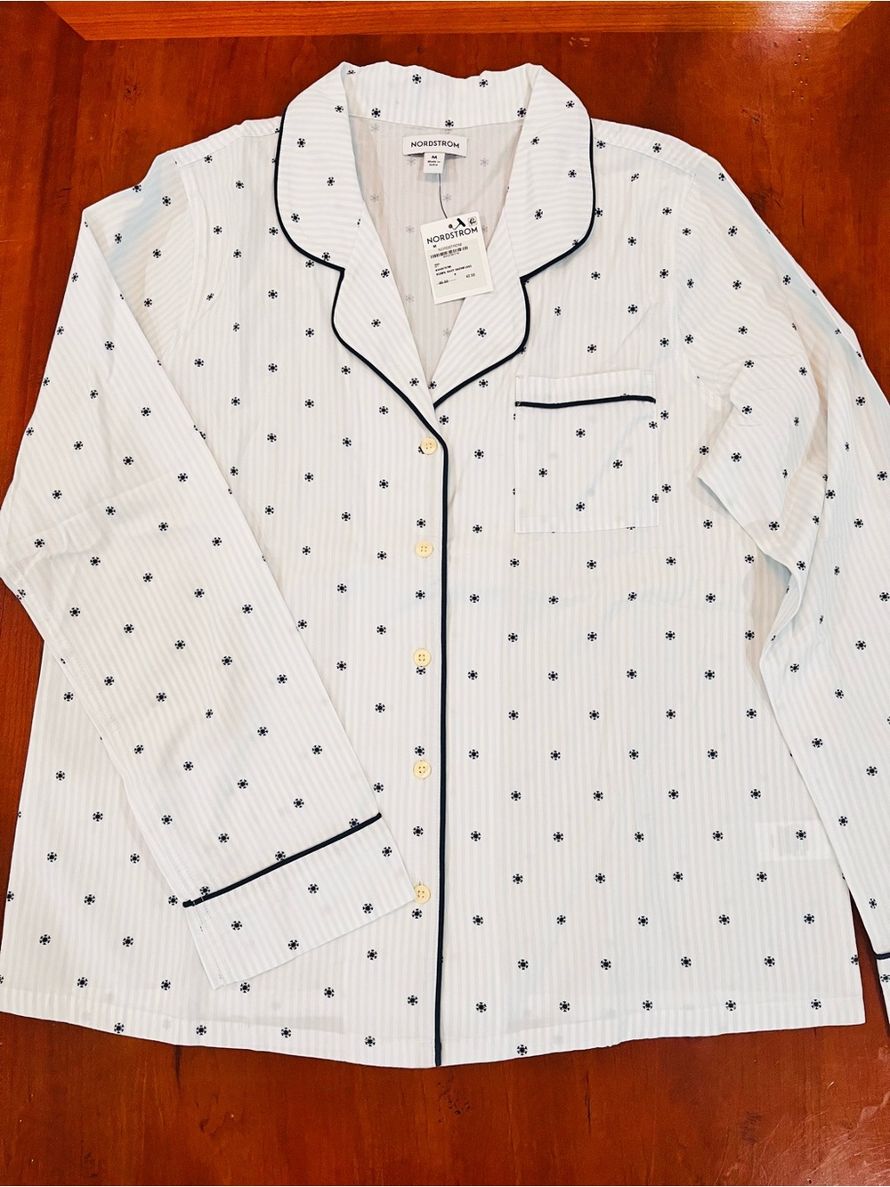 NWT Nordstrom Pajama Top Snowflakes Print Navy Blue Piping Women’s Medium Lounge